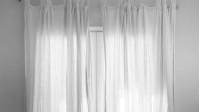 curtain rod hanging